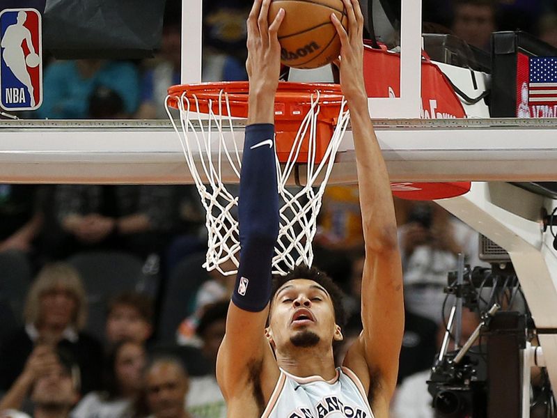 SAN ANTONIO, TEXAS - NOVEMBER 27: Victor Wembanyama #1 of the San Antonio Spurs dunks the ball during the second half against the Los Angeles Lakers at Frost Bank Center on November 27, 2024 in San Antonio, Texas. NOTE TO USER: User expressly acknowledges and agrees that, by downloading and or using this photograph, User is consenting to the terms and conditions of the Getty Images License Agreement (Photo by Ronald Cortes/Getty Images)