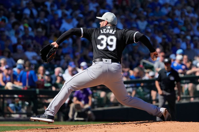 Mar 1, 2024; Mesa, Arizona, USA; Chicago White Sox pitcher Dominc Leone (39) throws against the Chicago Cubs during the fourth inning at Sloan Park. Mandatory Credit: Rick Scuteri-USA TODAY Sports