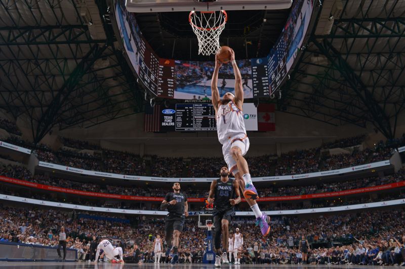 DALLAS, TX - FEBRUARY 22: Devin Booker #1 of the Phoenix Suns dunks the ball during the game against the Dallas Mavericks on February 22, 2024 at the American Airlines Center in Dallas, Texas. NOTE TO USER: User expressly acknowledges and agrees that, by downloading and or using this photograph, User is consenting to the terms and conditions of the Getty Images License Agreement. Mandatory Copyright Notice: Copyright 2024 NBAE (Photo by Glenn James/NBAE via Getty Images)