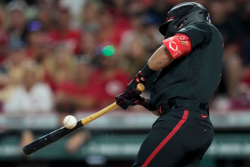 Reds vs Red Sox: Elly De La Cruz leads Cincinnati into regular-season opener