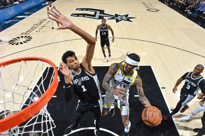 SAN ANTONIO, TX - NOVEMBER 9: Jordan Clarkson #00 of the Utah Jazz passes the ball during the game against the San Antonio Spurs on November 9, 2024 at the Frost Bank Center in San Antonio, Texas. NOTE TO USER: User expressly acknowledges and agrees that, by downloading and or using this photograph, user is consenting to the terms and conditions of the Getty Images License Agreement. Mandatory Copyright Notice: Copyright 2024 NBAE (Photos by Logan Riely/NBAE via Getty Images)