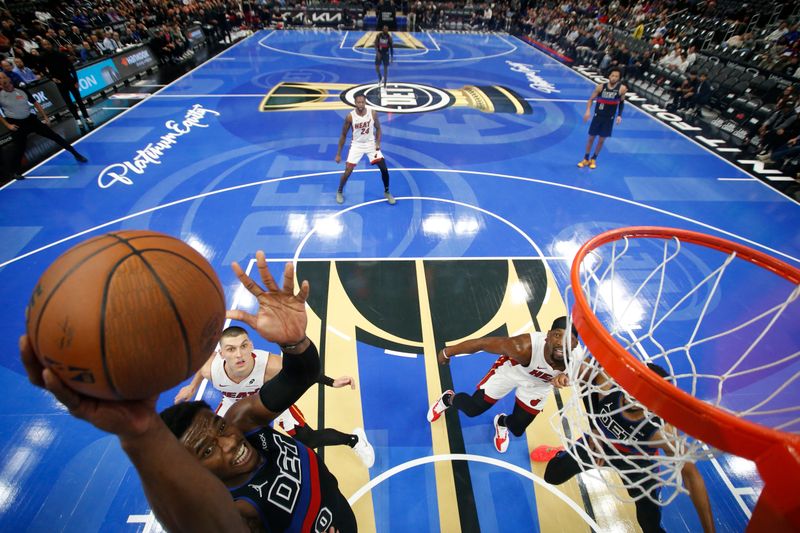 DETROIT, MI - NOOVEMBER 12:  Jalen Duren #0 of the Detroit Pistons shoots the ball during the game against the Miami Heat during the Emirates NBA Cup game on November 12, 2024 at Little Caesars Arena in Detroit, Michigan. NOTE TO USER: User expressly acknowledges and agrees that, by downloading and/or using this photograph, User is consenting to the terms and conditions of the Getty Images License Agreement. Mandatory Copyright Notice: Copyright 2024 NBAE (Photo by Brian Sevald/NBAE via Getty Images)