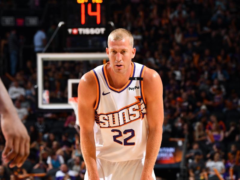 PHOENIX, AZ - OCTOBER 11: Mason Plumlee #22 of the Phoenix Suns looks on during the game against the Detroit Pistons during a NBA preseason game on October 11, 2024 at Footprint Center in Phoenix, Arizona. NOTE TO USER: User expressly acknowledges and agrees that, by downloading and or using this photograph, user is consenting to the terms and conditions of the Getty Images License Agreement. Mandatory Copyright Notice: Copyright 2024 NBAE (Photo by Barry Gossage/NBAE via Getty Images)