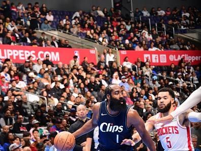 LOS ANGELES, CA - NOVEMBER 17: James Harden #1 of the LA Clippers drives to the basket during the game against the Houston Rockets during the In-Season Tournament on November 17, 2023 at Crypto.Com Arena in Los Angeles, California. NOTE TO USER: User expressly acknowledges and agrees that, by downloading and/or using this Photograph, user is consenting to the terms and conditions of the Getty Images License Agreement. Mandatory Copyright Notice: Copyright 2023 NBAE (Photo by Adam Pantozzi/NBAE via Getty Images)