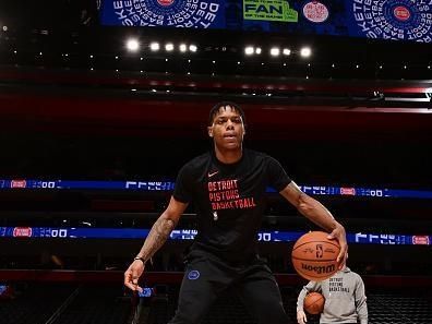 DETROIT, MI - DECEMBER 11: Marcus Sasser #25 of the Detroit Pistons warms up before the game against the Indiana Pacers on December 11, 2023 at Little Caesars Arena in Detroit, Michigan. NOTE TO USER: User expressly acknowledges and agrees that, by downloading and/or using this photograph, User is consenting to the terms and conditions of the Getty Images License Agreement. Mandatory Copyright Notice: Copyright 2023 NBAE (Photo by Chris Schwegler/NBAE via Getty Images)