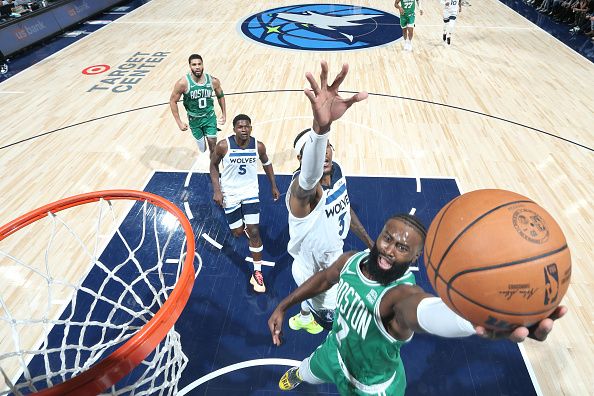 MINNEAPOLIS, MN -  NOVEMBER 6: Jaylen Brown #7 of the Boston Celtics shoots the ball during the game against the Minnesota Timberwolves on November 6, 2023 at Target Center in Minneapolis, Minnesota. NOTE TO USER: User expressly acknowledges and agrees that, by downloading and or using this Photograph, user is consenting to the terms and conditions of the Getty Images License Agreement. Mandatory Copyright Notice: Copyright 2023 NBAE (Photo by David Sherman/NBAE via Getty Images)