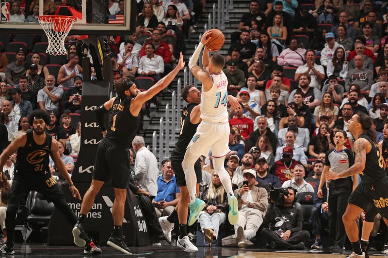 MIAMI, FL - JANUARY 29: Tyler Herro #14 of the Miami Heat shoots the ball during the game against the Cleveland Cavaliers on January 29, 2025 at Kaseya Center in Miami, Florida. NOTE TO USER: User expressly acknowledges and agrees that, by downloading and or using this Photograph, user is consenting to the terms and conditions of the Getty Images License Agreement. Mandatory Copyright Notice: Copyright 2025 NBAE (Photo by Issac Baldizon/NBAE via Getty Images)