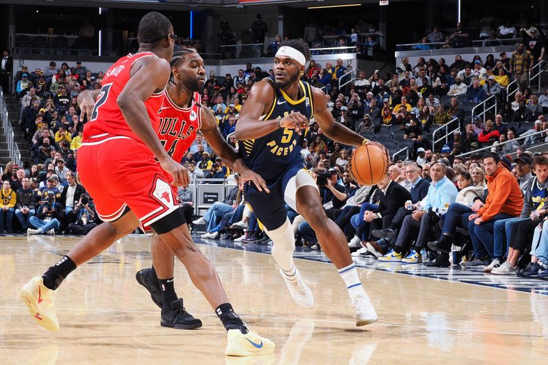 INDIANAPOLIS, IN - JANUARY 8: Jarace Walker #5 of the Indiana Pacers drives to the basket during the game against the Chicago Bulls on January 8, 2025 at Gainbridge Fieldhouse in Indianapolis, Indiana. NOTE TO USER: User expressly acknowledges and agrees that, by downloading and or using this Photograph, user is consenting to the terms and conditions of the Getty Images License Agreement. Mandatory Copyright Notice: Copyright 2025 NBAE (Photo by Ron Hoskins/NBAE via Getty Images)