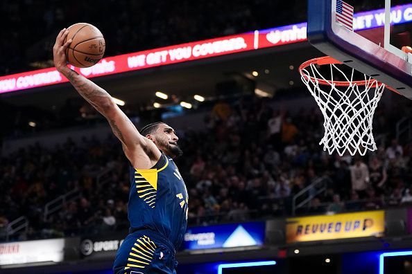 INDIANAPOLIS, INDIANA - NOVEMBER 06: Obi Toppin #1 of the Indiana Pacers dunks the ball in the third quarter against the San Antonio Spurs at Gainbridge Fieldhouse on November 06, 2023 in Indianapolis, Indiana. NOTE TO USER: User expressly acknowledges and agrees that, by downloading and or using this photograph, User is consenting to the terms and conditions of the Getty Images License Agreement. (Photo by Dylan Buell/Getty Images)