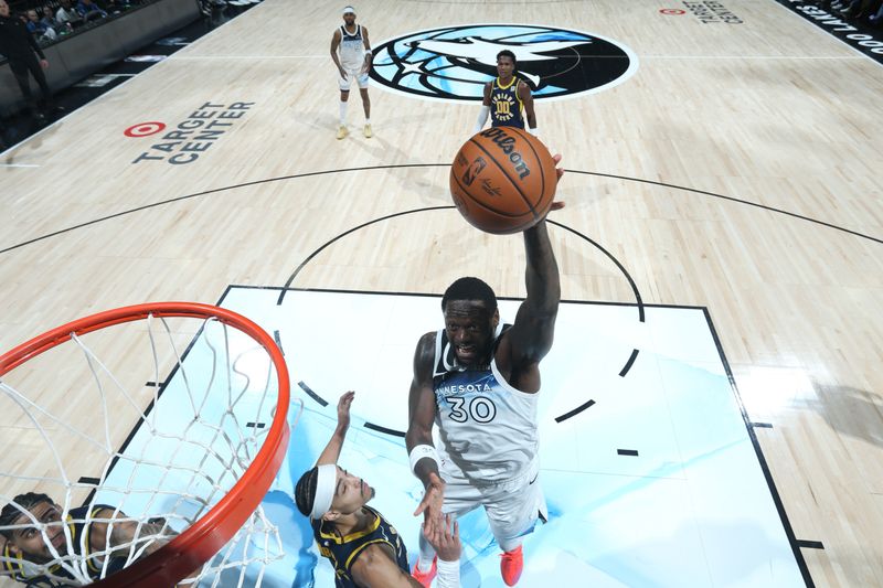 MINNEAPOLIS, MN -  MARCH  17:  Julius Randle #30 of the Minnesota Timberwolves shoots the ball during the game against the Indiana Pacers on March 17, 2025 at Target Center in Minneapolis, Minnesota. NOTE TO USER: User expressly acknowledges and agrees that, by downloading and or using this Photograph, user is consenting to the terms and conditions of the Getty Images License Agreement. Mandatory Copyright Notice: Copyright 2025 NBAE (Photo by David Sherman/NBAE via Getty Images)