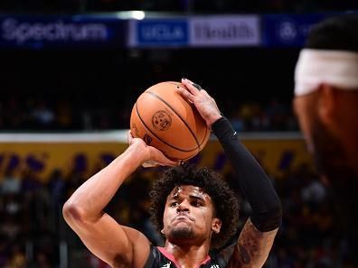 LOS ANGELES, CA - DECEMBER 2:  Jalen Green #4 of the Houston Rockets shoots a free throw during the game  on December 2, 2023 at Crypto.Com Arena in Los Angeles, California. NOTE TO USER: User expressly acknowledges and agrees that, by downloading and/or using this Photograph, user is consenting to the terms and conditions of the Getty Images License Agreement. Mandatory Copyright Notice: Copyright 2023 NBAE (Photo by Adam Pantozzi/NBAE via Getty Images)