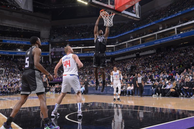 SACRAMENTO, CA - MARCH 3: Harrison Barnes #40 of the Sacramento Kings dunks the ball during the game against the LA Clippers on March 3, 2023 at Golden 1 Center in Sacramento, California. NOTE TO USER: User expressly acknowledges and agrees that, by downloading and or using this Photograph, user is consenting to the terms and conditions of the Getty Images License Agreement. Mandatory Copyright Notice: Copyright 2023 NBAE (Photo by Rocky Widner/NBAE via Getty Images)