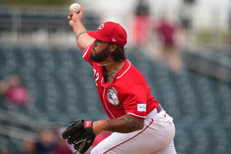 Feb 26, 2024; Goodyear, AZ, USA; Cincinnati Reds starting pitcher Lyon Richardson (72) delivers a pitch in the third inning during a MLB spring training baseball game against the Seattle Mariners, Monday, Feb. 26, 2024, at Goodyear Ballpark in Goodyear, Ariz. Mandatory Credit: Kareem Elgazzar-USA TODAY Sports