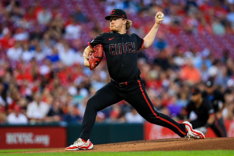 Aug 2, 2024; Cincinnati, Ohio, USA; Cincinnati Reds starting pitcher Andrew Abbott (41) pitches against the San Francisco Giants in the first inning at Great American Ball Park. Mandatory Credit: Katie Stratman-USA TODAY Sports