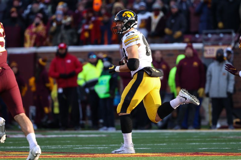 Iowa Hawkeyes Edge Out Michigan State Spartans with Late Game Heroics