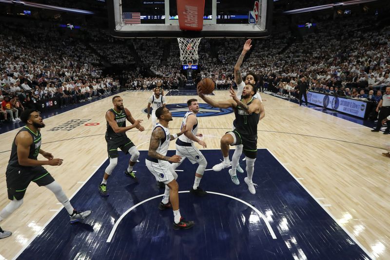 MINNEAPOLIS, MN - MAY 30: Kyle Anderson #1 of the Minnesota Timberwolves drives to the basket during the game against the Dallas Mavericks during Game 5 of the Western Conference Finals of the 2024 NBA Playoffs on May 30, 2024 at Target Center in Minneapolis, Minnesota. NOTE TO USER: User expressly acknowledges and agrees that, by downloading and or using this Photograph, user is consenting to the terms and conditions of the Getty Images License Agreement. Mandatory Copyright Notice: Copyright 2024 NBAE (Photo by Jordan Johnson/NBAE via Getty Images)