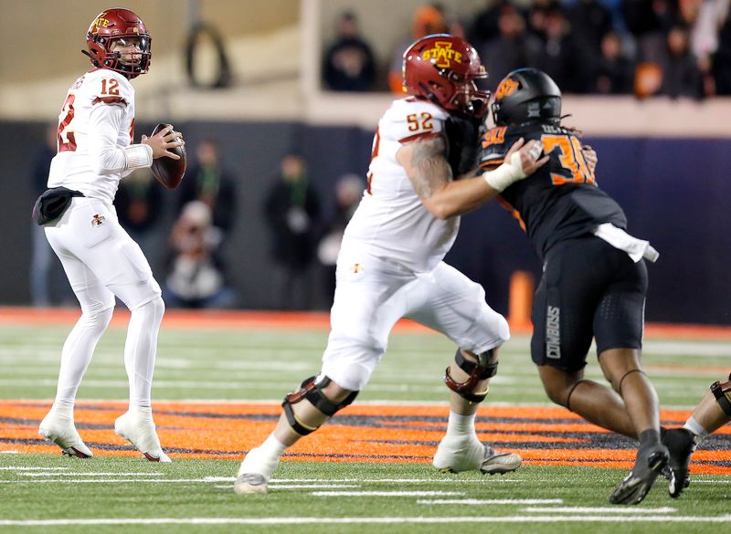 Oklahoma State Cowboys Edge Iowa State Cyclones at Boone Pickens Stadium in Football Showdown