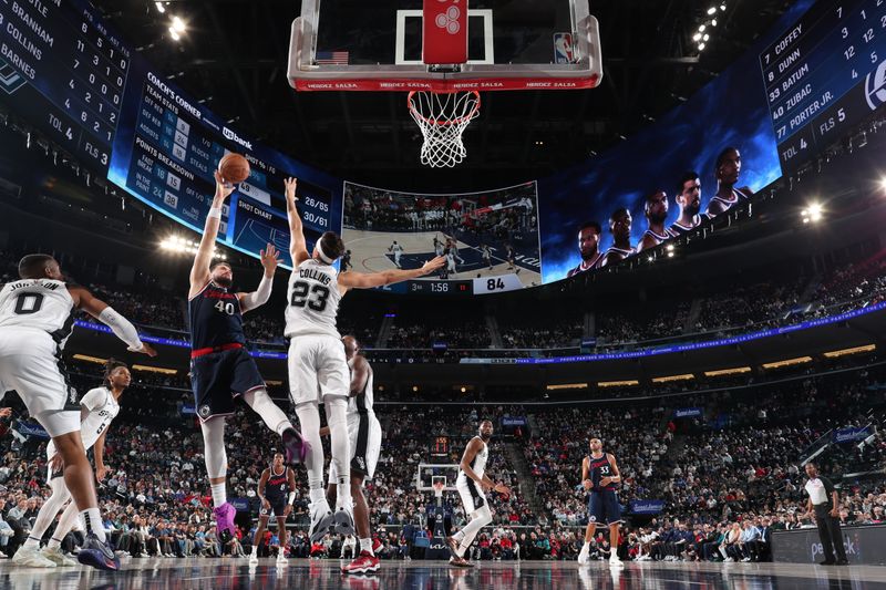 INGLEWOOD, CA - NOVEMBER 4: Ivica Zubac #40 of the LA Clippers shoots the ball during the game against the San Antonio Spurs on November 4, 2024 at Intuit Dome in Los Angeles, California. NOTE TO USER: User expressly acknowledges and agrees that, by downloading and/or using this Photograph, user is consenting to the terms and conditions of the Getty Images License Agreement. Mandatory Copyright Notice: Copyright 2024 NBAE (Photo by Nathaniel S. Butler/NBAE via Getty Images)