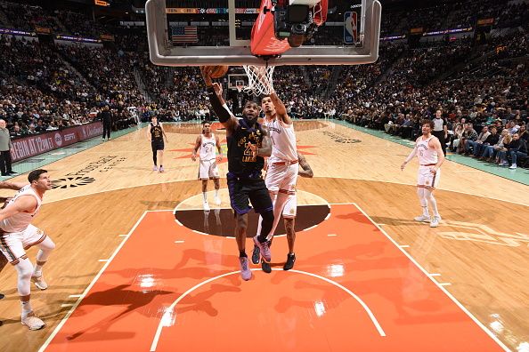 SAN ANTONIO, TX - DECEMBER 15:  LeBron James #23 of the Los Angeles Lakers goes to the basket during the game on December 15, 2023 at the Frost Bank Center in San Antonio, Texas. NOTE TO USER: User expressly acknowledges and agrees that, by downloading and or using this photograph, user is consenting to the terms and conditions of the Getty Images License Agreement. Mandatory Copyright Notice: Copyright 2023 NBAE (Photos by Andrew D. Bernstein/NBAE via Getty Images)