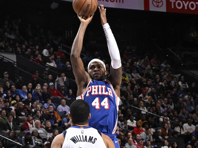 PHILADELPHIA, PA - FEBRUARY 5:  Paul Reed #44 of the Philadelphia 76ers shoots the ball during the game against the Dallas Mavericks on February 5, 2024 at the Wells Fargo Center in Philadelphia, Pennsylvania NOTE TO USER: User expressly acknowledges and agrees that, by downloading and/or using this Photograph, user is consenting to the terms and conditions of the Getty Images License Agreement. Mandatory Copyright Notice: Copyright 2024 NBAE (Photo by David Dow/NBAE via Getty Images)