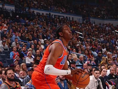 OKLAHOMA CITY, OK - DECEMBER 23: Jalen Williams #8 of the Oklahoma City Thunder three point basket during the game against the Los Angeles Lakers on December 23, 2023 at Paycom Arena in Oklahoma City, Oklahoma. NOTE TO USER: User expressly acknowledges and agrees that, by downloading and or using this photograph, User is consenting to the terms and conditions of the Getty Images License Agreement. Mandatory Copyright Notice: Copyright 2023 NBAE (Photo by Zach Beeker/NBAE via Getty Images)