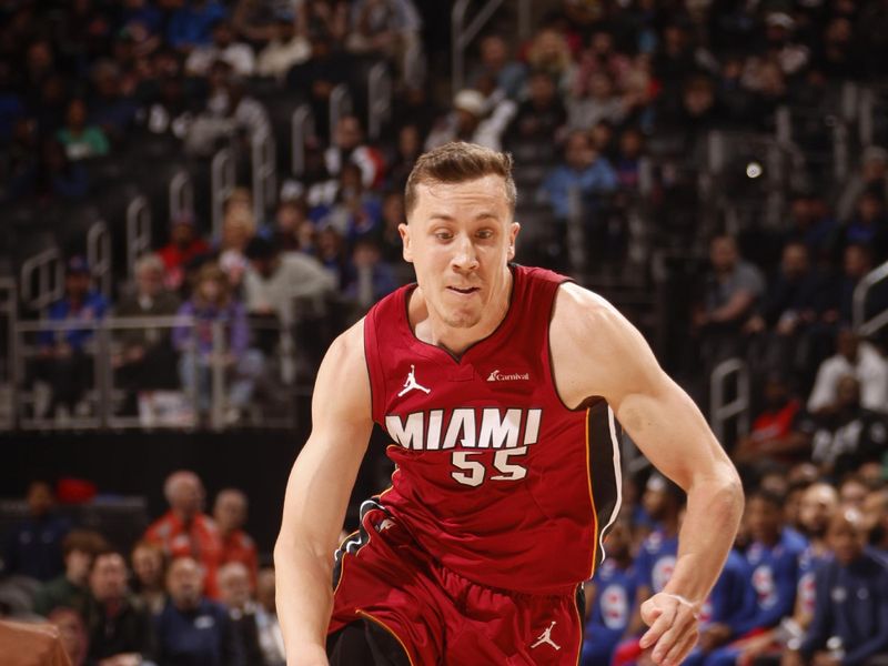 DETROIT, MI - MARCH 17: Duncan Robinson #55 of the Miami Heat goes to the basket during the game on March 17, 2024 at Little Caesars Arena in Detroit, Michigan. NOTE TO USER: User expressly acknowledges and agrees that, by downloading and/or using this photograph, User is consenting to the terms and conditions of the Getty Images License Agreement. Mandatory Copyright Notice: Copyright 2024 NBAE (Photo by Brian Sevald/NBAE via Getty Images)