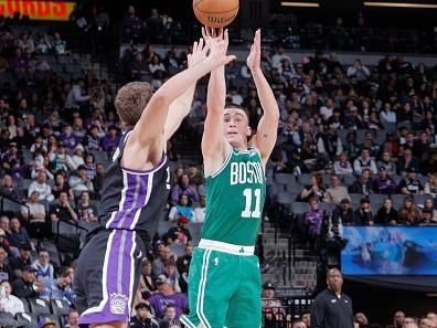 SACRAMENTO, CA - DECEMBER 20:  Payton Pritchard #11 of the Boston Celtics shoots the ball during the game on December 20, 2023 at Golden 1 Center in Sacramento, California. NOTE TO USER: User expressly acknowledges and agrees that, by downloading and or using this Photograph, user is consenting to the terms and conditions of the Getty Images License Agreement. Mandatory Copyright Notice: Copyright 2023 NBAE (Photo by Rocky Widner/NBAE via Getty Images)