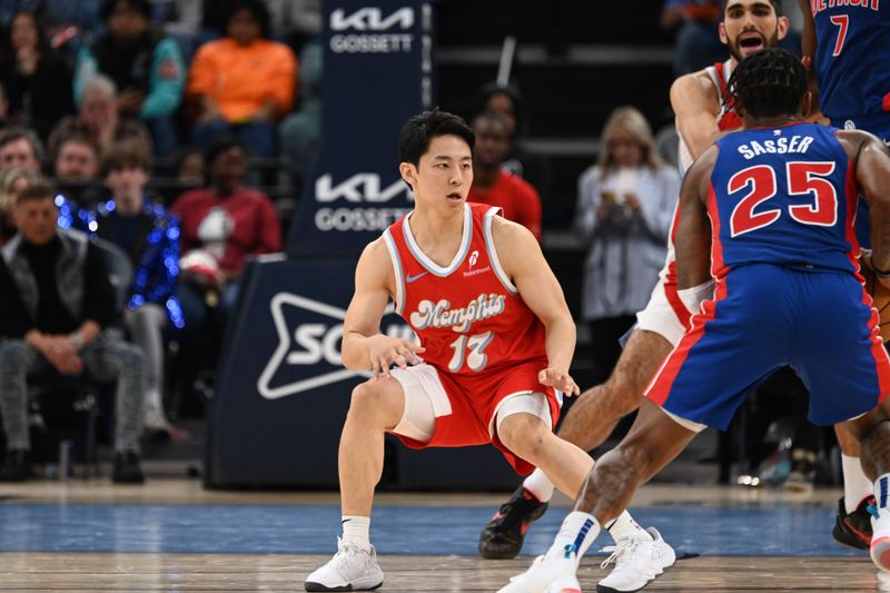 MEMPHIS, TN - NOVEMBER 27: Yuki Kawamura #17 of the Memphis Grizzlies plays defense during the game against the Detroit Pistons on November 27, 2024 at FedExForum in Memphis, Tennessee. NOTE TO USER: User expressly acknowledges and agrees that, by downloading and or using this photograph, User is consenting to the terms and conditions of the Getty Images License Agreement. Mandatory Copyright Notice: Copyright 2024 NBAE (Photo by Grant Burke/NBAE via Getty Images)