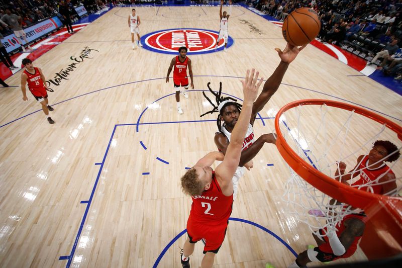 DETROIT, MI - NOVEMBER 10: Isaiah Stewart #28 of the Detroit Pistons dunks the ball during the game against the Houston Rockets on November 10, 2024 at Little Caesars Arena in Detroit, Michigan. NOTE TO USER: User expressly acknowledges and agrees that, by downloading and/or using this photograph, User is consenting to the terms and conditions of the Getty Images License Agreement. Mandatory Copyright Notice: Copyright 2024 NBAE (Photo by Brian Sevald/NBAE via Getty Images)