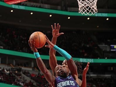 CHICAGO, IL - DECEMBER 6: Terry Rozier #3 of the Charlotte Hornets shoots the ball during the game against the Chicago Bulls on December 6, 2023 at the United Center in Chicago, Illinois. NOTE TO USER: User expressly acknowledges and agrees that, by downloading and or using this Photograph, user is consenting to the terms and conditions of the Getty Images License Agreement. Mandatory Copyright Notice: Copyright 2023 NBAE (Photo by Gary Dineen/NBAE via Getty Images).