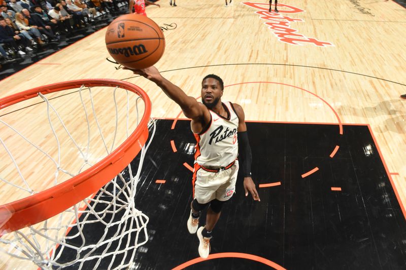 DETROIT, MI - NOVEMBER 18: Malik Beasley #5 of the Detroit Pistons drives to the basket during the game against the Chicago Bulls on November 18, 2024 at Little Caesars Arena in Detroit, Michigan. NOTE TO USER: User expressly acknowledges and agrees that, by downloading and/or using this photograph, User is consenting to the terms and conditions of the Getty Images License Agreement. Mandatory Copyright Notice: Copyright 2024 NBAE (Photo by Chris Schwegler/NBAE via Getty Images)