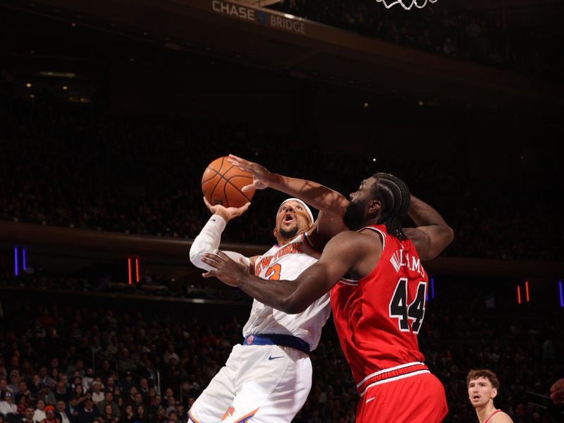 NEW YORK, NY - NOVEMBER 13: Josh Hart #3 of the New York Knicks shoots the ball during the game against the Chicago Bulls on November 13, 2024 at Madison Square Garden in New York City, New York.  NOTE TO USER: User expressly acknowledges and agrees that, by downloading and or using this photograph, User is consenting to the terms and conditions of the Getty Images License Agreement. Mandatory Copyright Notice: Copyright 2024 NBAE  (Photo by Joe Murphy/NBAE via Getty Images)