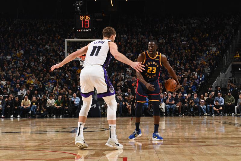 SAN FRANCISCO, CA - JANUARY 5:  Draymond Green #23 of the Golden State Warriors handles the ball during the game against the Sacramento Kings on January 5, 2025 at Chase Center in San Francisco, California. NOTE TO USER: User expressly acknowledges and agrees that, by downloading and or using this photograph, user is consenting to the terms and conditions of Getty Images License Agreement. Mandatory Copyright Notice: Copyright 2025 NBAE (Photo by Noah Graham/NBAE via Getty Images)