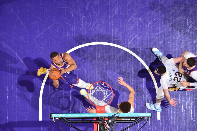 PHOENIX, AZ - APRIL 7: Eric Gordon #23 of the Phoenix Suns shoots the ball during the game against the New Orleans Pelicans on April 7, 2024 at Footprint Center in Phoenix, Arizona. NOTE TO USER: User expressly acknowledges and agrees that, by downloading and or using this photograph, user is consenting to the terms and conditions of the Getty Images License Agreement. Mandatory Copyright Notice: Copyright 2024 NBAE (Photo by Barry Gossage/NBAE via Getty Images)