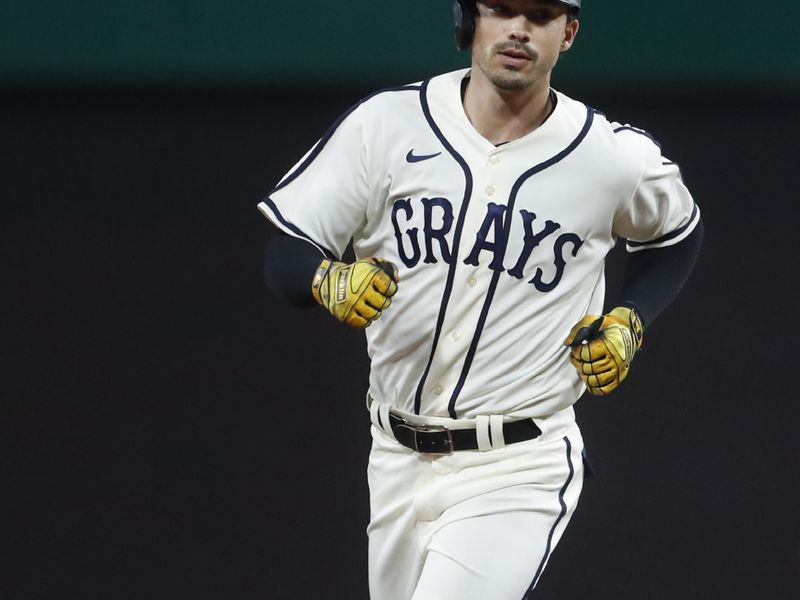 Aug 13, 2023; Pittsburgh, PA, USA; Pittsburgh Pirates left fielder Bryan Reynolds (10) circles the bases on his second solo home run of the game against the Cincinnati Reds during the seventh inning at PNC Park. Mandatory Credit: Charles LeClaire-USA TODAY Sports