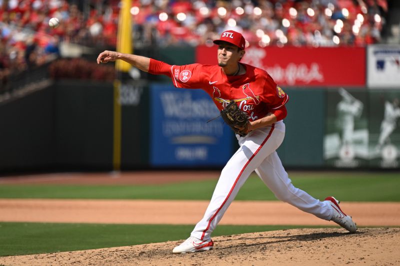 Sep 8, 2024; St. Louis, Missouri, USA; St. Louis Cardinals relief pitcher Riley O'Brien (55) throws against the Seattle Mariners during the seventh inning at Busch Stadium. Mandatory Credit: Jeff Le-Imagn Images