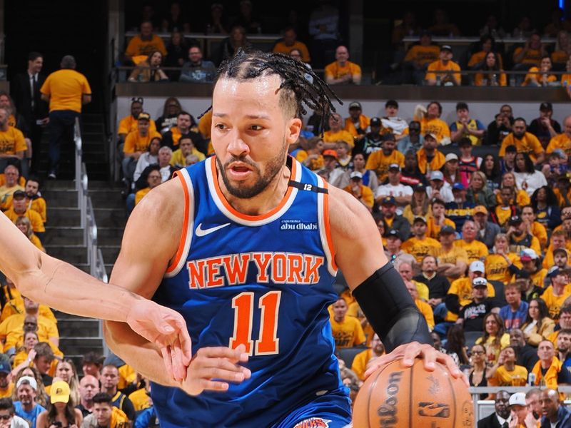 INDIANAPOLIS, IN - MAY 25: Jalen Brunson #11 of the New York Knicks dribbles the ball during the game against the Indiana Pacers  during Game Three of the Eastern Conference Finals on May 25, 2025 at Gainbridge Fieldhouse in Indianapolis, Indiana. NOTE TO USER: User expressly acknowledges and agrees that, by downloading and or using this Photograph, user is consenting to the terms and conditions of the Getty Images License Agreement. Mandatory Copyright Notice: Copyright 2025 NBAE (Photo by Ron Hoskins/NBAE via Getty Images)