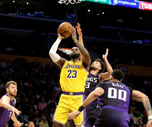 Los Angeles, CA -  Lakers forward Lebron James drives to the basket against the KIngs in the first half at crypto.com Arena in Los Angeles on Wednesday night, Nov. 15, 2023. (Luis Sinco / Los Angeles Times via Getty Images)