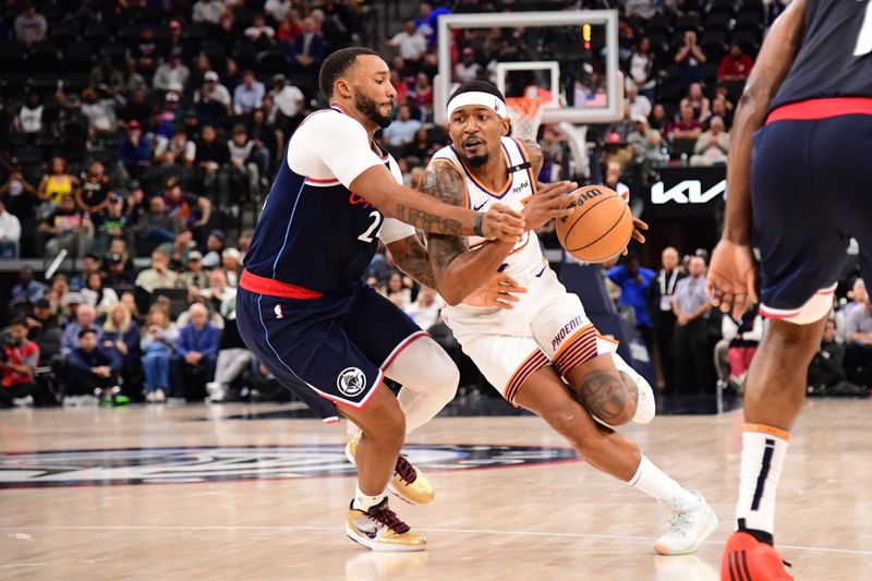 INGLEWOOD, CA - OCTOBER 23: Bradley Beal #3 of the Phoenix Suns dribbles the ball during the game against the LA Clippers on October 23, 2024 at Intuit Dome in Los Angeles, California. NOTE TO USER: User expressly acknowledges and agrees that, by downloading and/or using this Photograph, user is consenting to the terms and conditions of the Getty Images License Agreement. Mandatory Copyright Notice: Copyright 2024 NBAE (Photo by Adam Pantozzi/NBAE via Getty Images)