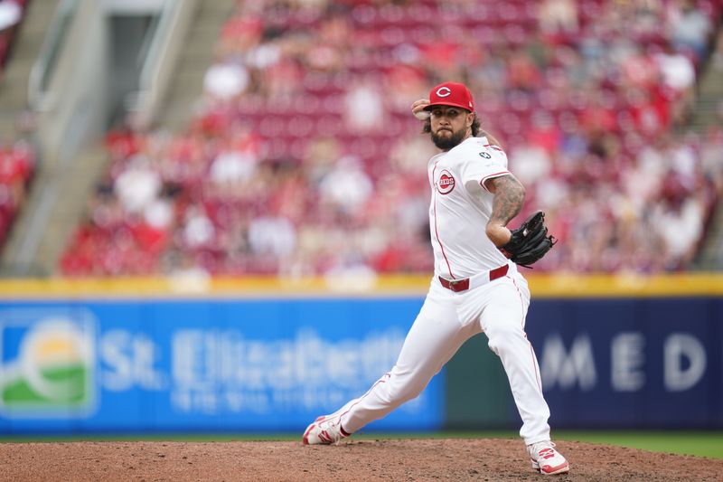 Jun 29, 2025; Cincinnati, Ohio, USA; Cincinnati Reds pitcher Lyon Richardson (72) throws a pitch in the seventh inning against the San Diego Padres at Great American Ball Park. Mandatory Credit: Frank Bowen IV/ The USAToday Network via Imagn Images