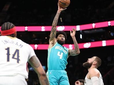 CHARLOTTE, NC - DECEMBER 15:  Nick Richards #4 of the Charlotte Hornets shoots the ball during the game against the New Orleans Pelicans on December 15, 2023 at Spectrum Center in Charlotte, North Carolina. NOTE TO USER: User expressly acknowledges and agrees that, by downloading and or using this photograph, User is consenting to the terms and conditions of the Getty Images License Agreement.  Mandatory Copyright Notice:  Copyright 2023 NBAE (Photo by Brock Williams-Smith/NBAE via Getty Images)