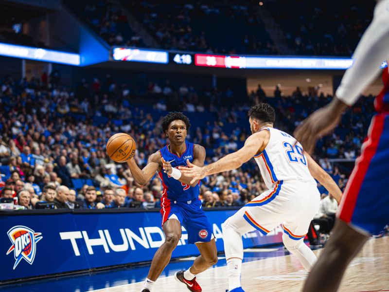 TULSA, OK - OCTOBER 19: Ausar Thompson #9 of the Detroit Pistons passes the ball during the game against the Oklahoma City Thunder on October 19, 2023 at the BOK Center in Tulsa, Oklahoma. NOTE TO USER: User expressly acknowledges and agrees that, by downloading and or using this photograph, User is consenting to the terms and conditions of the Getty Images License Agreement. Mandatory Copyright Notice: Copyright 2023 NBAE (Photo by Zach Beeker/NBAE via Getty Images)