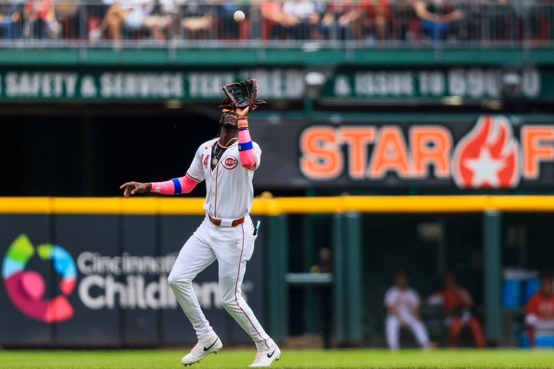 May 23, 2024; Cincinnati, Ohio, USA; Cincinnati Reds shortstop Elly De La Cruz (44) catches a pop up hit by San Diego Padres outfielder Jurickson Profar (not pictured) in the fifth inning at Great American Ball Park. Mandatory Credit: Katie Stratman-USA TODAY Sports