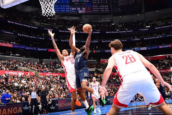 LOS ANGELES, CA - NOVEMBER 17: James Harden #1 of the LA Clippers drives to the basket during the game against the Houston Rockets during the In-Season Tournament on November 17, 2023 at Crypto.Com Arena in Los Angeles, California. NOTE TO USER: User expressly acknowledges and agrees that, by downloading and/or using this Photograph, user is consenting to the terms and conditions of the Getty Images License Agreement. Mandatory Copyright Notice: Copyright 2023 NBAE (Photo by Adam Pantozzi/NBAE via Getty Images)