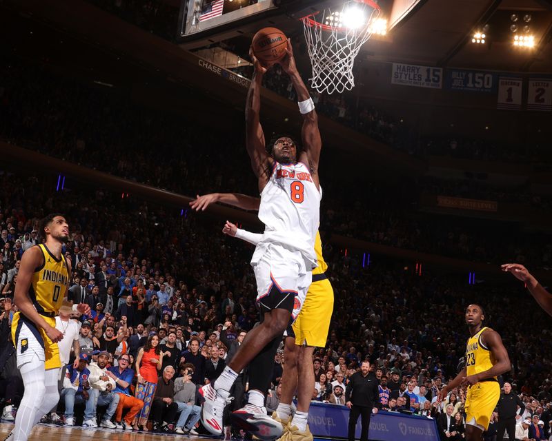 NEW YORK, NY - MAY 21: OG Anunoby #8 of the New York Knicks drives to the basket during the game against the Indiana Pacers during Game 1 of the 2025 Eastern Conference Finals on May 21, 2025 at Madison Square Garden in New York City, New York. NOTE TO USER: User expressly acknowledges and agrees that, by downloading and or using this photograph, User is consenting to the terms and conditions of the Getty Images License Agreement. Mandatory Copyright Notice: Copyright 2025 NBAE(Photo by Nathaniel S. Butler/NBAE via Getty Images)