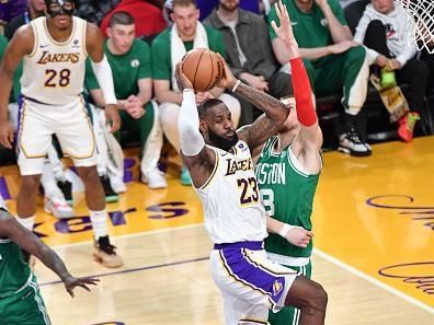 LOS ANGELES, CA - DECEMBER 25:  LeBron James #23 of the Los Angeles Lakers goes to the basket during the game on December 25, 2023 at Crypto.Com Arena in Los Angeles, California. NOTE TO USER: User expressly acknowledges and agrees that, by downloading and/or using this Photograph, user is consenting to the terms and conditions of the Getty Images License Agreement. Mandatory Copyright Notice: Copyright 2023 NBAE (Photo by Juan Ocampo/NBAE via Getty Images)