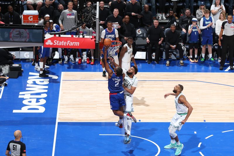 MINNEAPOLIS, MN -  MARCH 3: Kawhi Leonard #2 of the LA Clippers shoots the ball during the game against the Minnesota Timberwolves on March 3, 2024 at Target Center in Minneapolis, Minnesota. NOTE TO USER: User expressly acknowledges and agrees that, by downloading and or using this Photograph, user is consenting to the terms and conditions of the Getty Images License Agreement. Mandatory Copyright Notice: Copyright 2024 NBAE (Photo by David Sherman/NBAE via Getty Images)