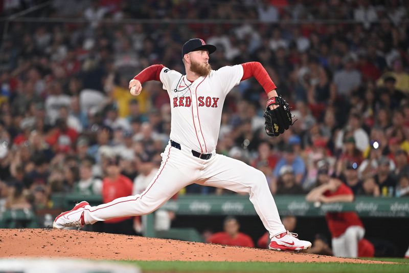 Jul 30, 2024; Boston, Massachusetts, USA; Boston Red Sox pitcher Zack Kelly (76) pitches against the Seattle Mariners during the fifth inning at Fenway Park. Mandatory Credit: Eric Canha-USA TODAY Sports