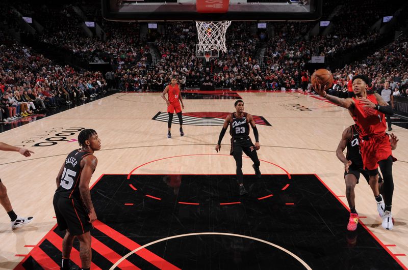 PORTLAND, OR - FEBRUARY 8: Anfernee Simons #1 of the Portland Trail Blazers shoots the ball during the game against the Detroit Pistons on February 8, 2024 at the Moda Center Arena in Portland, Oregon. NOTE TO USER: User expressly acknowledges and agrees that, by downloading and or using this photograph, user is consenting to the terms and conditions of the Getty Images License Agreement. Mandatory Copyright Notice: Copyright 2024 NBAE (Photo by Cameron Browne/NBAE via Getty Images)