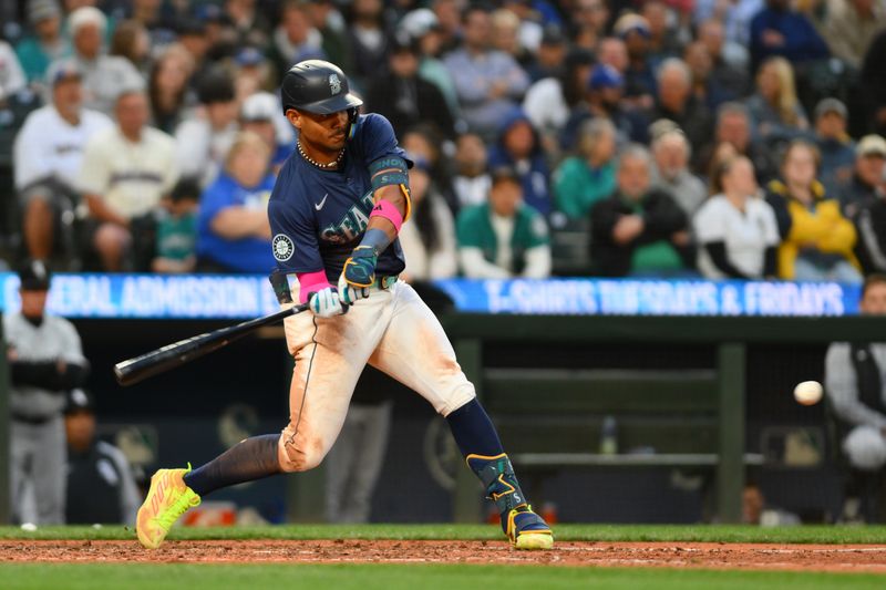 White Sox Set to Tame Mariners at Rate Field: A Game of Precision and Power